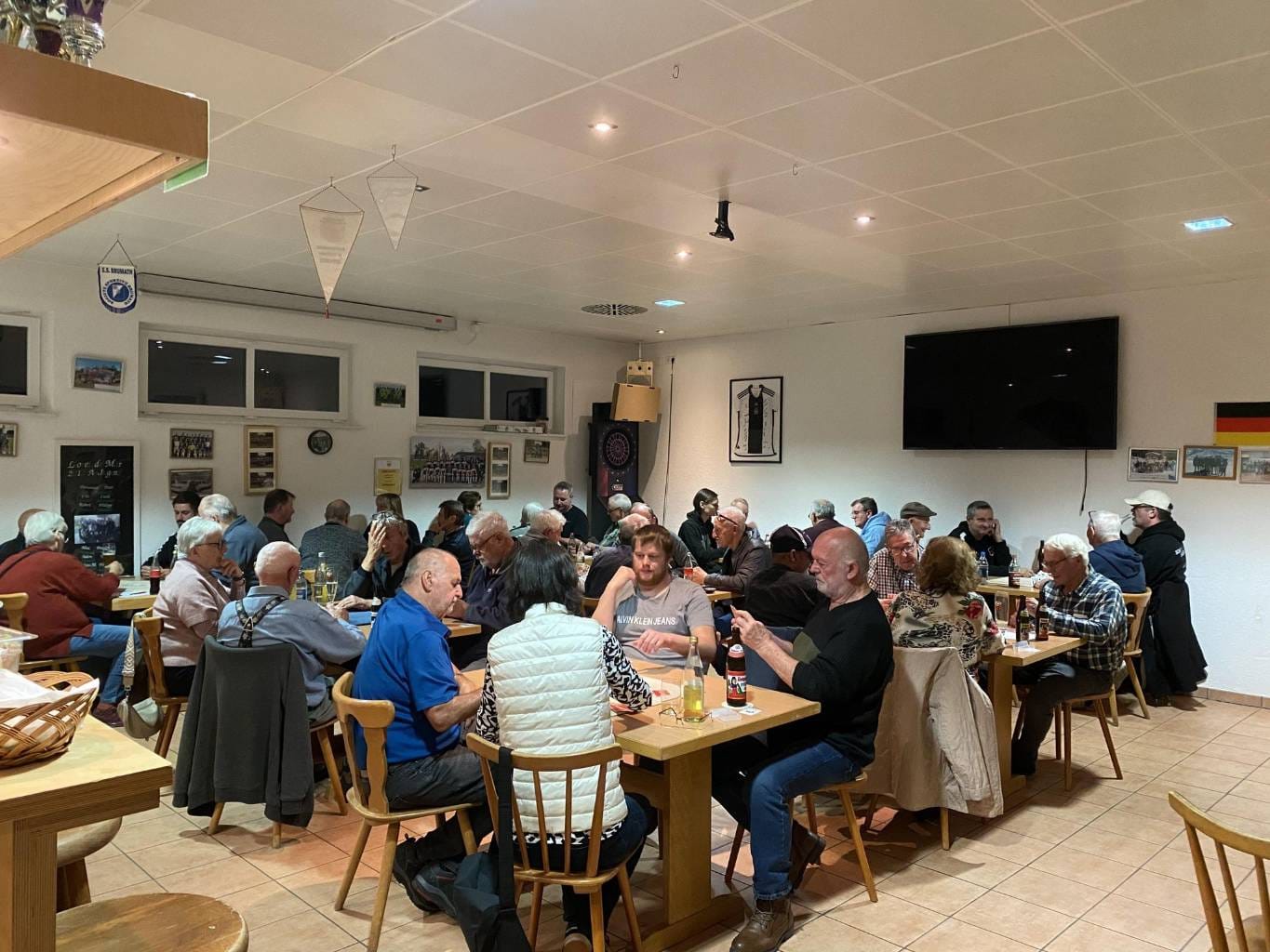 Saujass im Vereinsheim – ein gemütlicher Abend voller Tradition